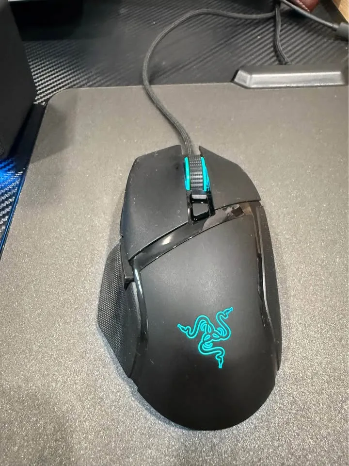 Razer Basilisk Blackwidow Firefly Leviathan Set image indicator(8)