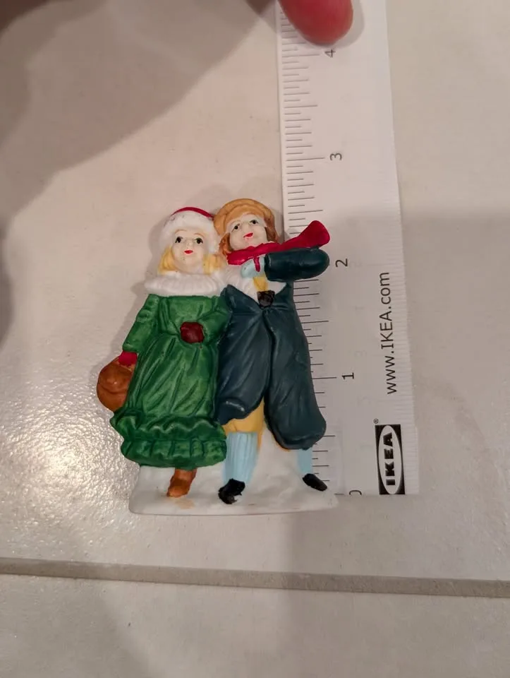 Christmas Village Characters and Accessory image indicator(8)