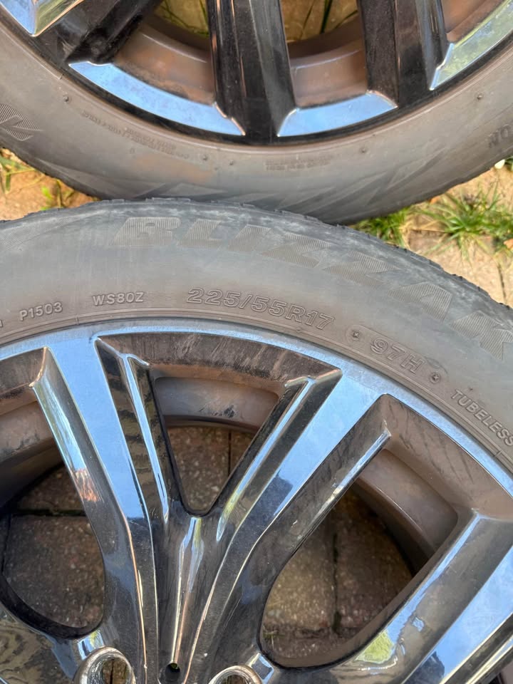 17” Mini-Cooper Countryman Rims Winter Tires - photo 4