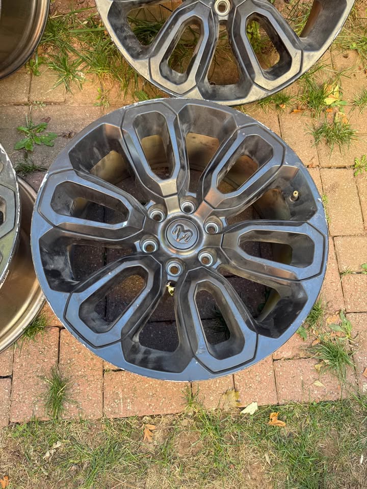 Set of OEM 20” Dodge Ram Rims - photo 2
