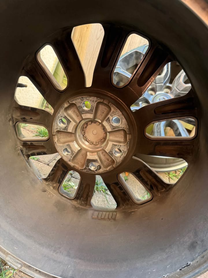 Set of OEM 20” Dodge Ram Rims - photo 4
