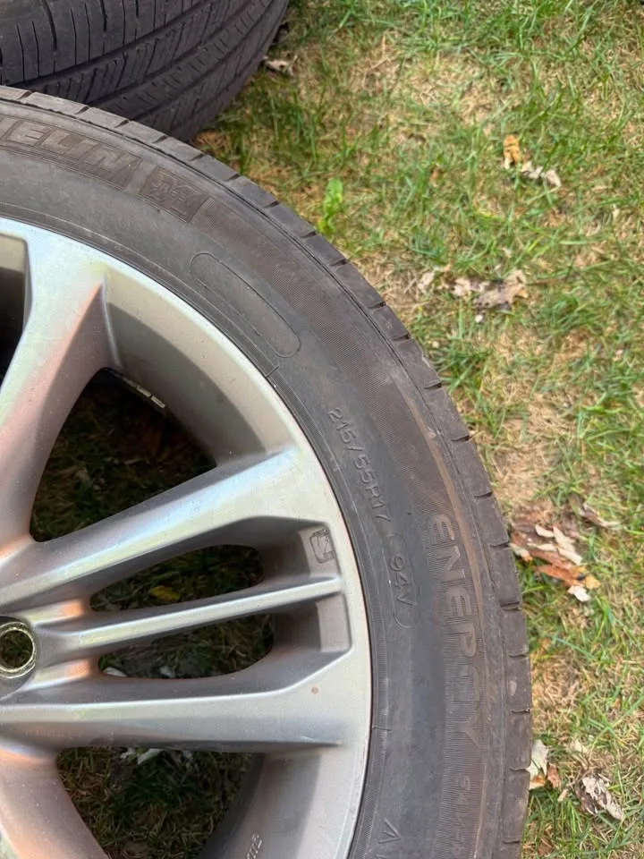 Set of OEM 17” Toyota Camry Rims on Michelin All Season Tires image indicator(4)