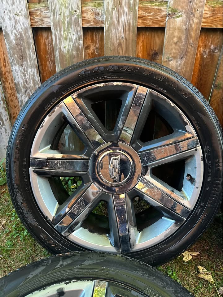 Set of OEM 22” Cadillac Escalade Rims On All Season Tires - photo 3
