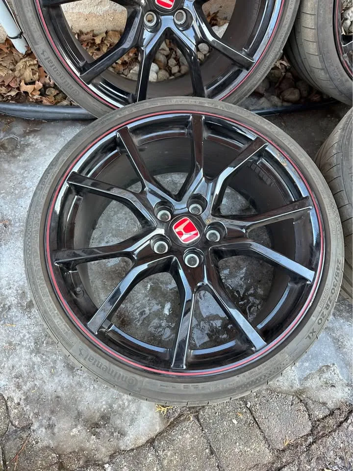 Set of OEM 20” Honda Type-R Rims on Continental Tires image indicator(2)