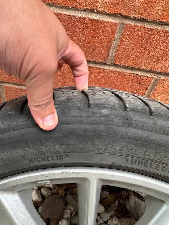 Set of OEM 17” Subaru Impreza Rims on Michelin All Season Tires image indicator(5)