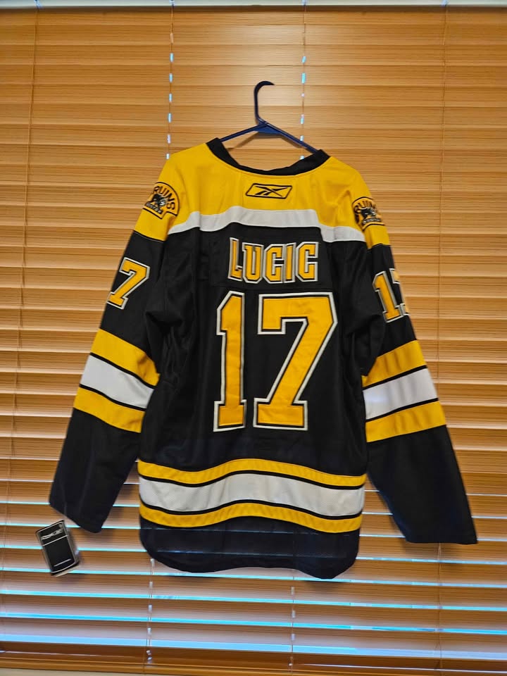 NWT Lucic Bruins Hockey Jersey! - photo 2