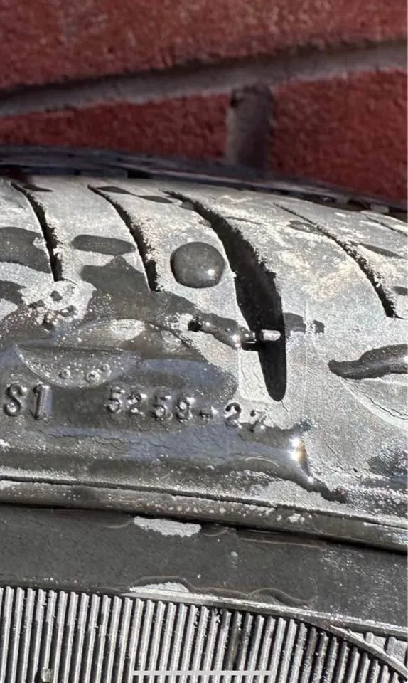 Set of 19” BMW X3/X4 Rims On Michelin Alpine Tire image indicator(7)