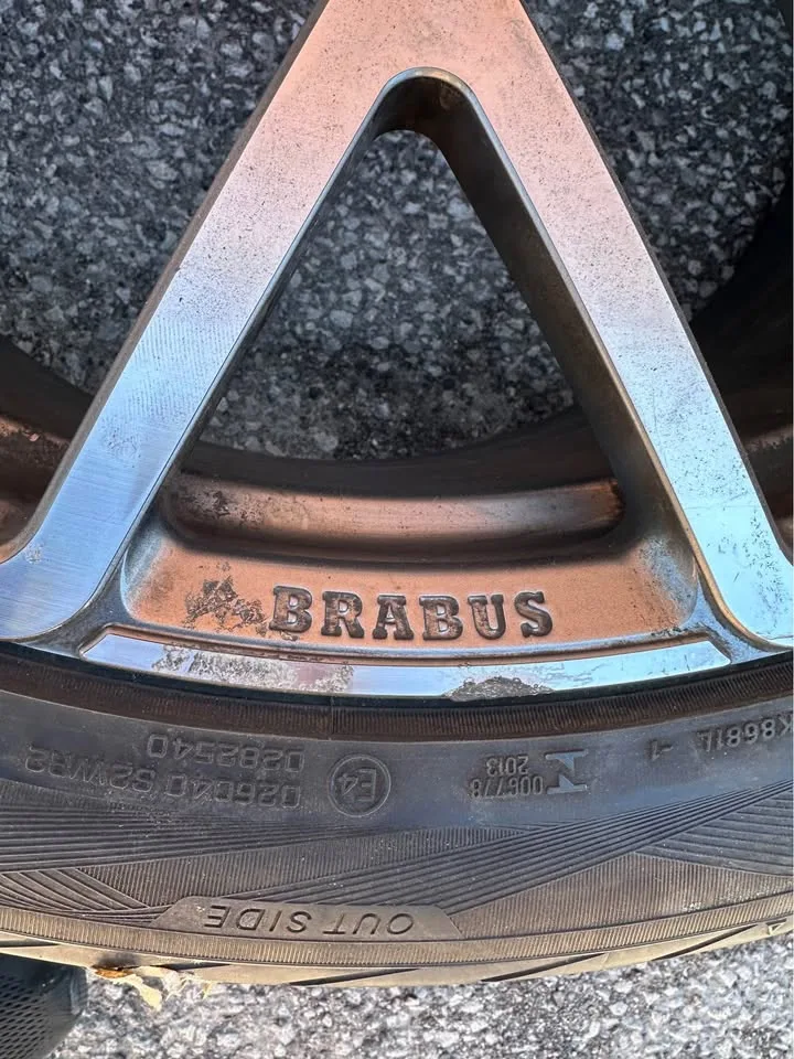 Set of 23” Monoblock Forged Brabus Rims on Yokohama Tires image indicator(4)