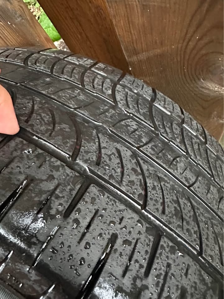 Set of OEM 20” Mercedes GLK On Pirelli All Season Tires - photo 4