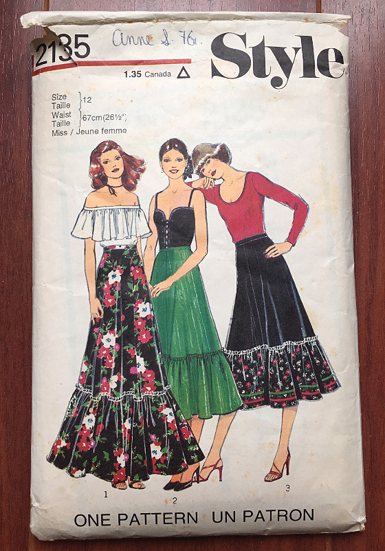 Vintage Sewing Patterns: McCall's & Simplicity - photo 3