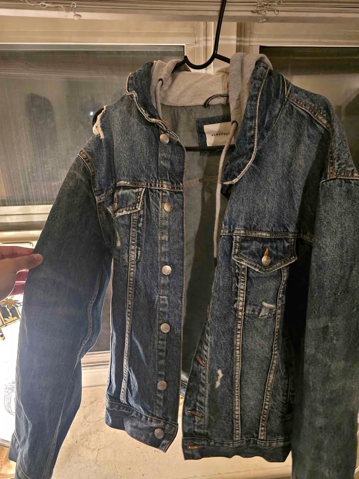 Aeropostal Denim Jean Jacket with hoodie men's Size L