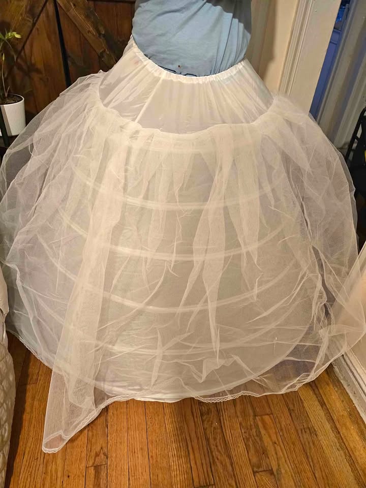 Falda de seis aros para quinceañera/six-hoop underskirt