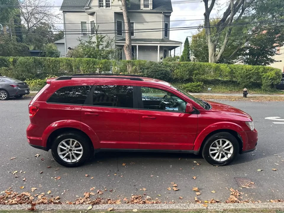 2016 Dodge Journey · SXT Plus Sport Utility 4D image indicator(4)