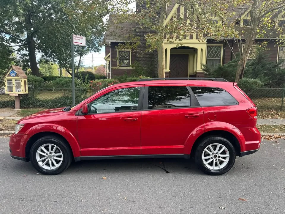 2016 Dodge Journey · SXT Plus Sport Utility 4D image indicator(8)