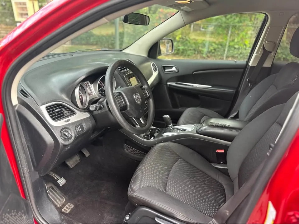 2016 Dodge Journey · SXT Plus Sport Utility 4D image indicator(9)