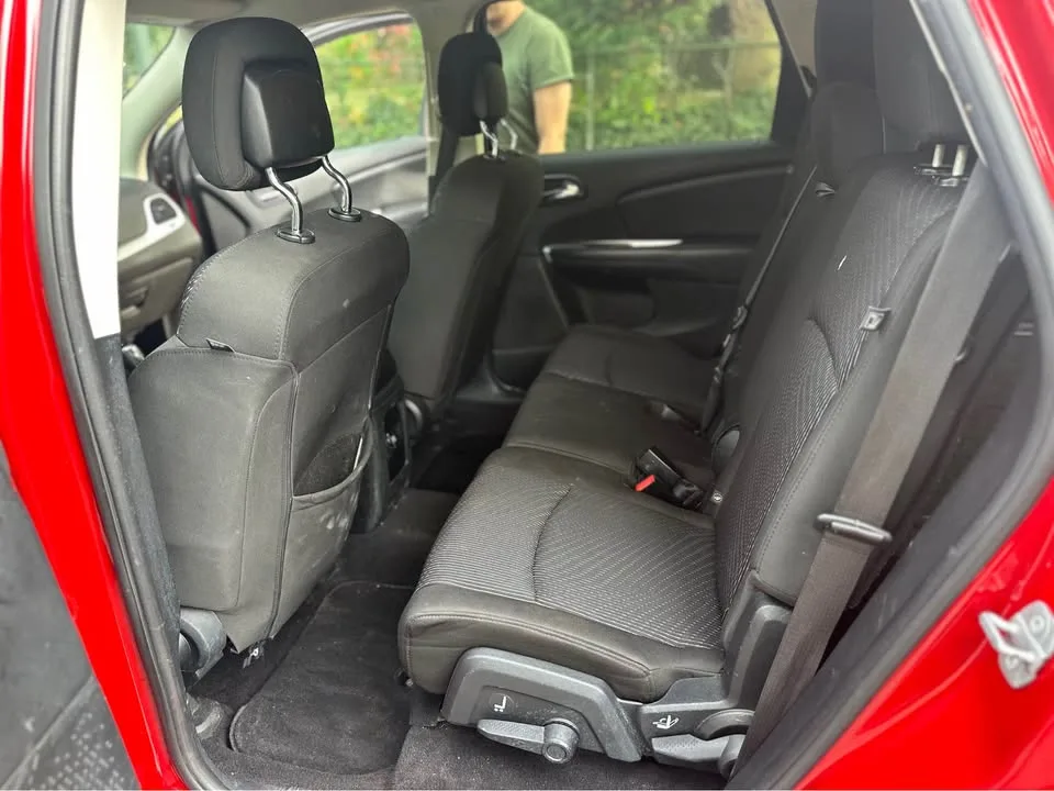 2016 Dodge Journey · SXT Plus Sport Utility 4D image indicator(10)