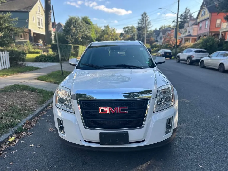 2014 GMC Terrain · SLE Sport Utility 4D image indicator(2)