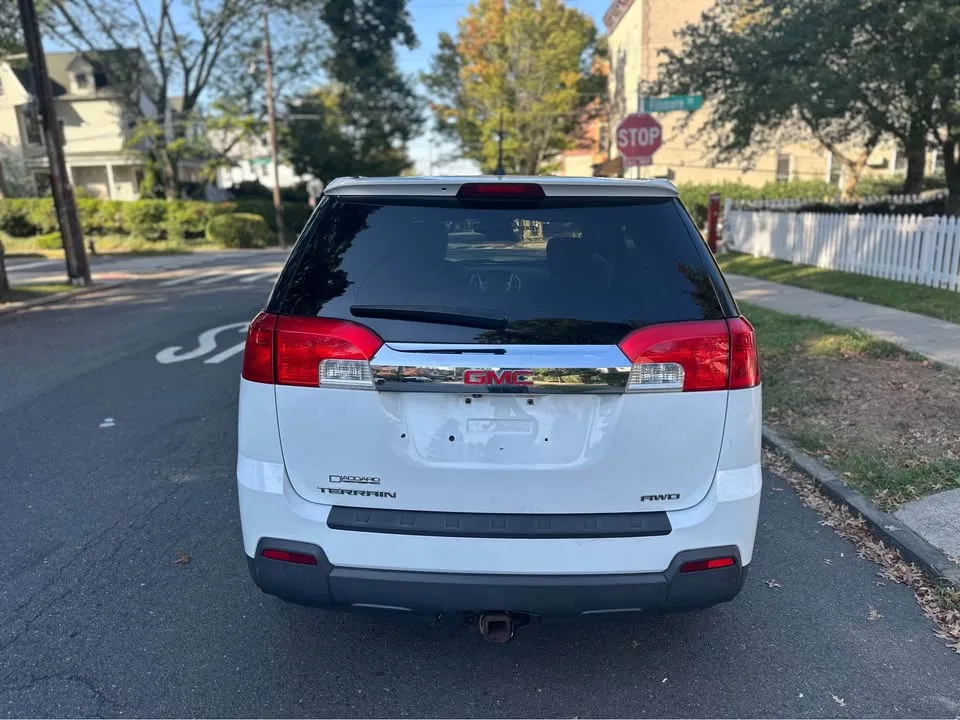 2014 GMC Terrain · SLE Sport Utility 4D image indicator(5)