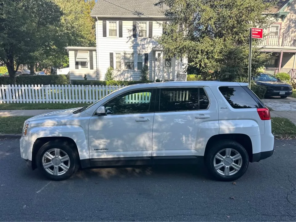 2014 GMC Terrain · SLE Sport Utility 4D image indicator(7)