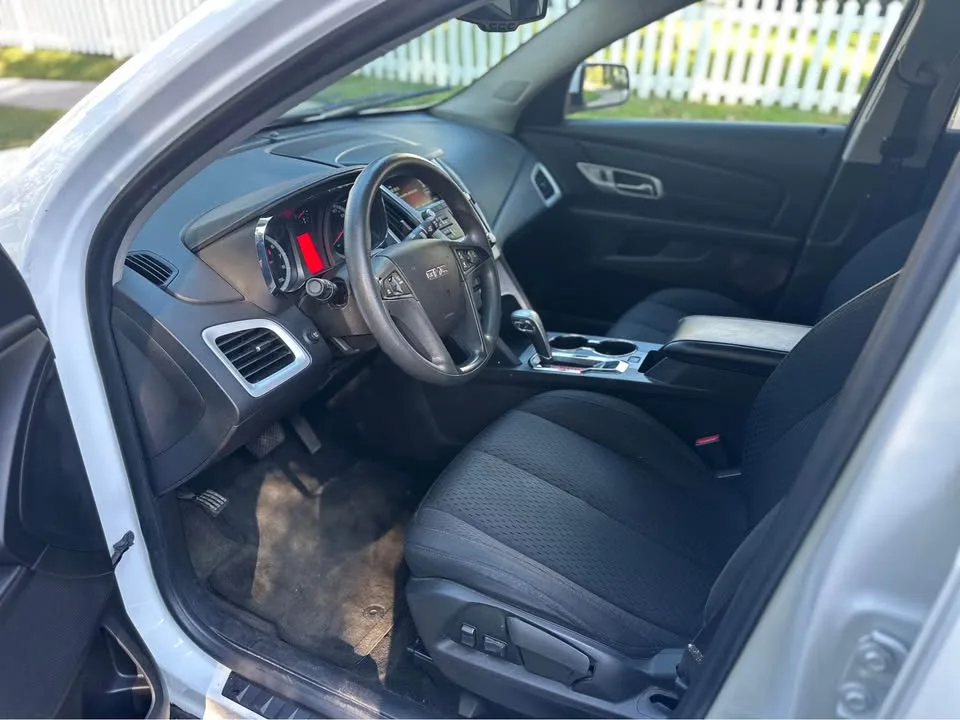 2014 GMC Terrain · SLE Sport Utility 4D image indicator(9)