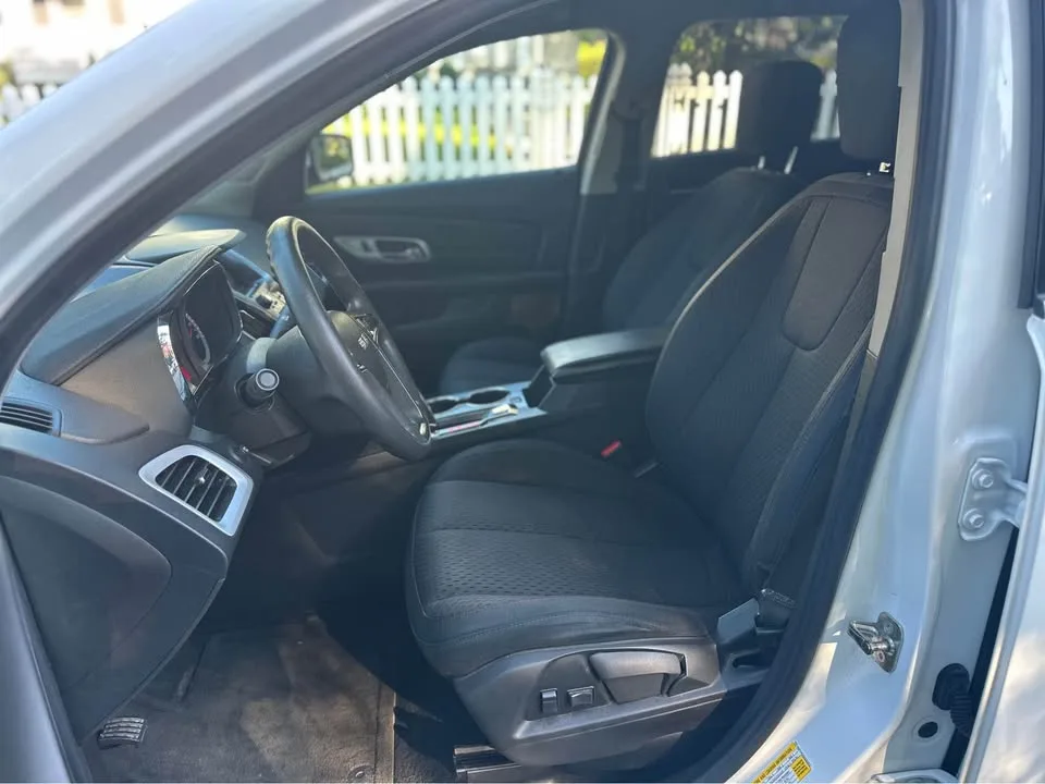 2014 GMC Terrain · SLE Sport Utility 4D image indicator(10)