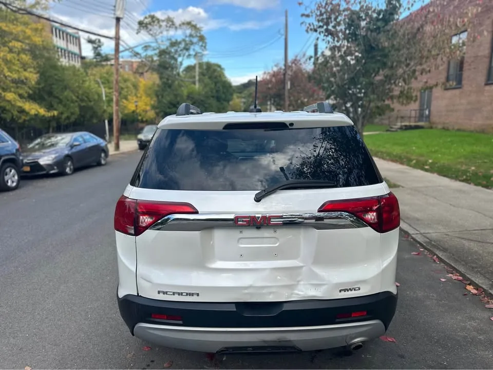 2019 GMC Acadia · SLE Sport Utility 4D image indicator(7)