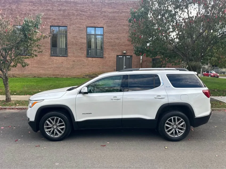 2019 GMC Acadia · SLE Sport Utility 4D image indicator(9)