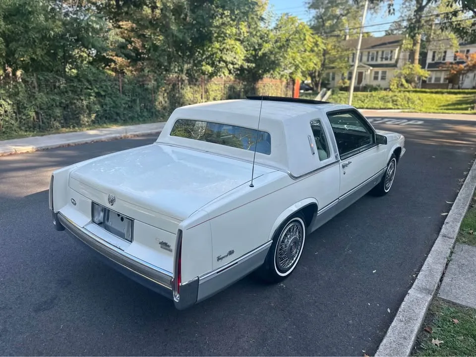 1989 Cadillac DeVille · Coupe 2D image indicator(5)