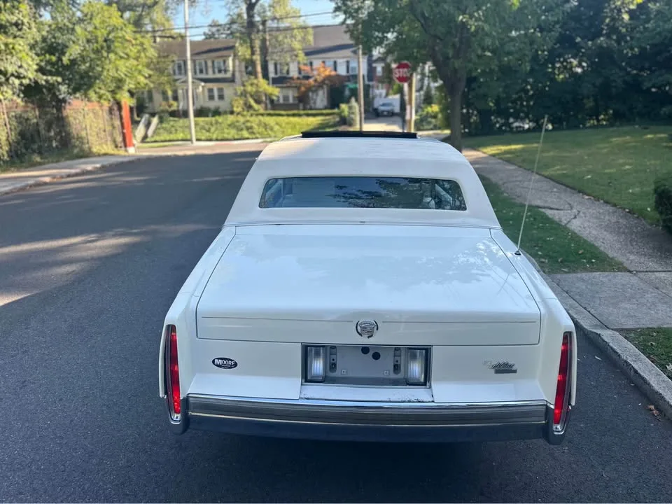 1989 Cadillac DeVille · Coupe 2D image indicator(6)