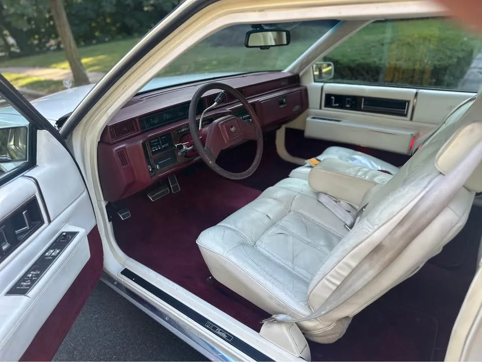 1989 Cadillac DeVille · Coupe 2D image indicator(9)