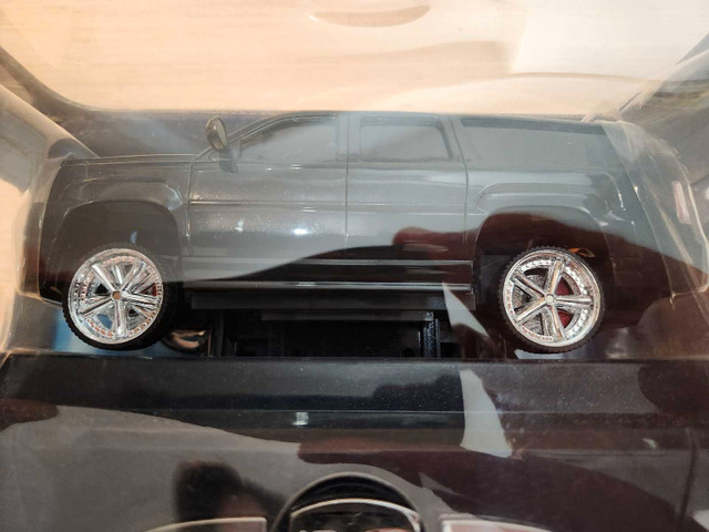 Corgi Wheelz Cadillac Escalade iCar