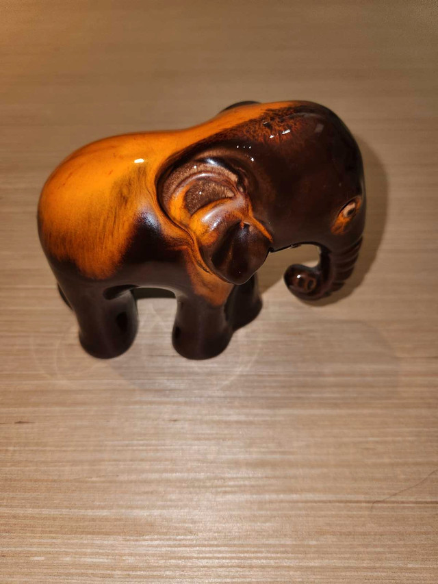 Blue Mountain Pottery Elephant - photo 3