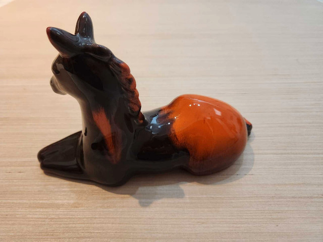 Blue Mountain Pottery Horse Lying - photo 3