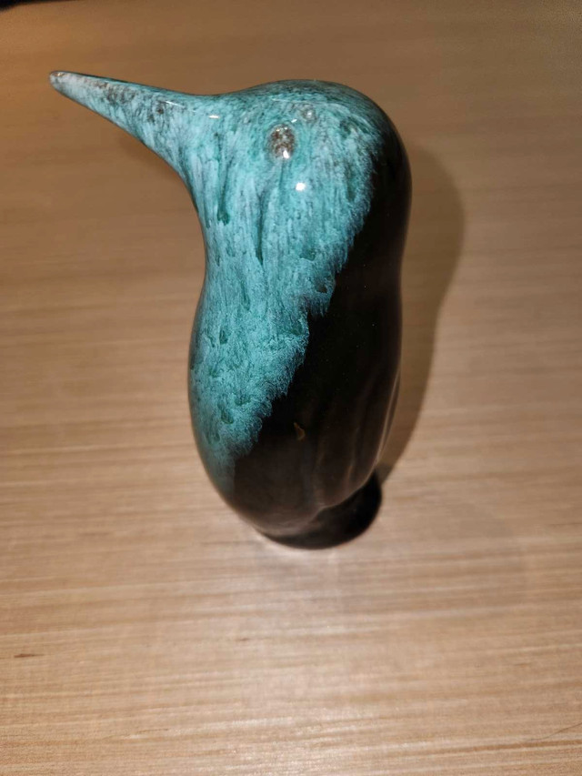 Blue Mountain Pottery Penguin - photo 3