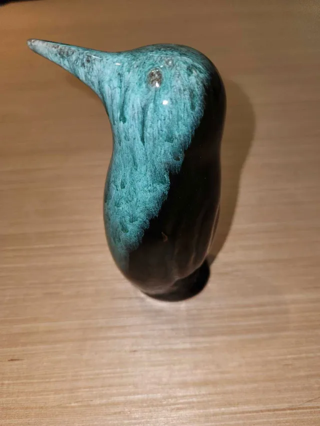 Blue Mountain Pottery Penguin image indicator(3)