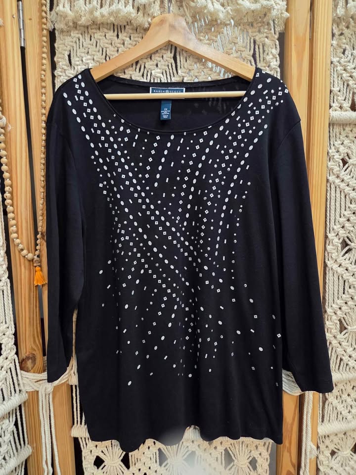 CLOTHING SALE - L - 3XL - photo 4