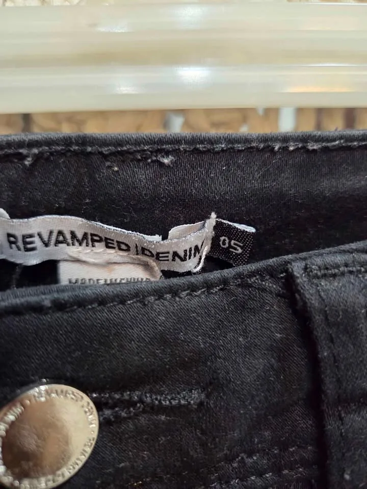 Clothing sale! image indicator(3)