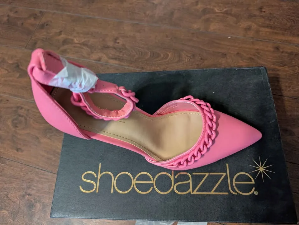 Pink stiletto pumps image indicator(2)