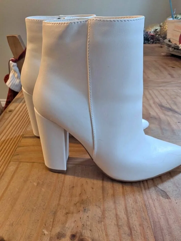 Women's white boots thumbnail