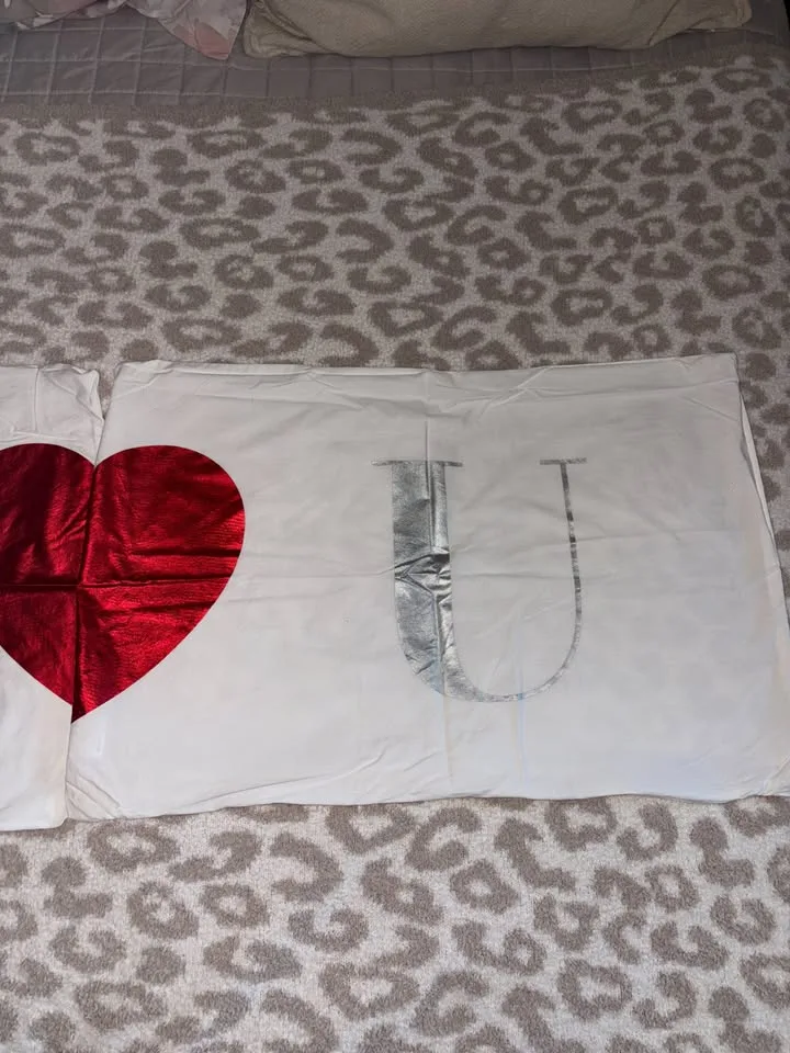 Queen Pillowcase Set - I (HEART) U image indicator(3)