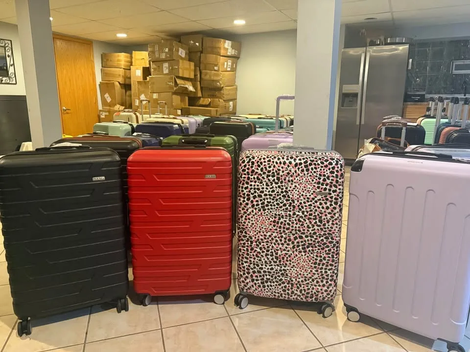 Luggage & Suitcases image indicator(2)