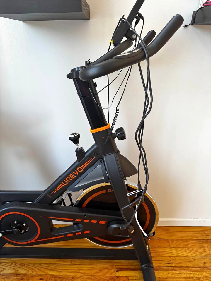 Exercise Bike / bicicleta de ejercicio