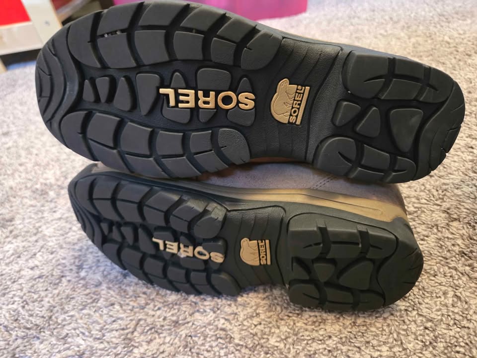Womens Sorel Winter boots 8.5 - photo 4