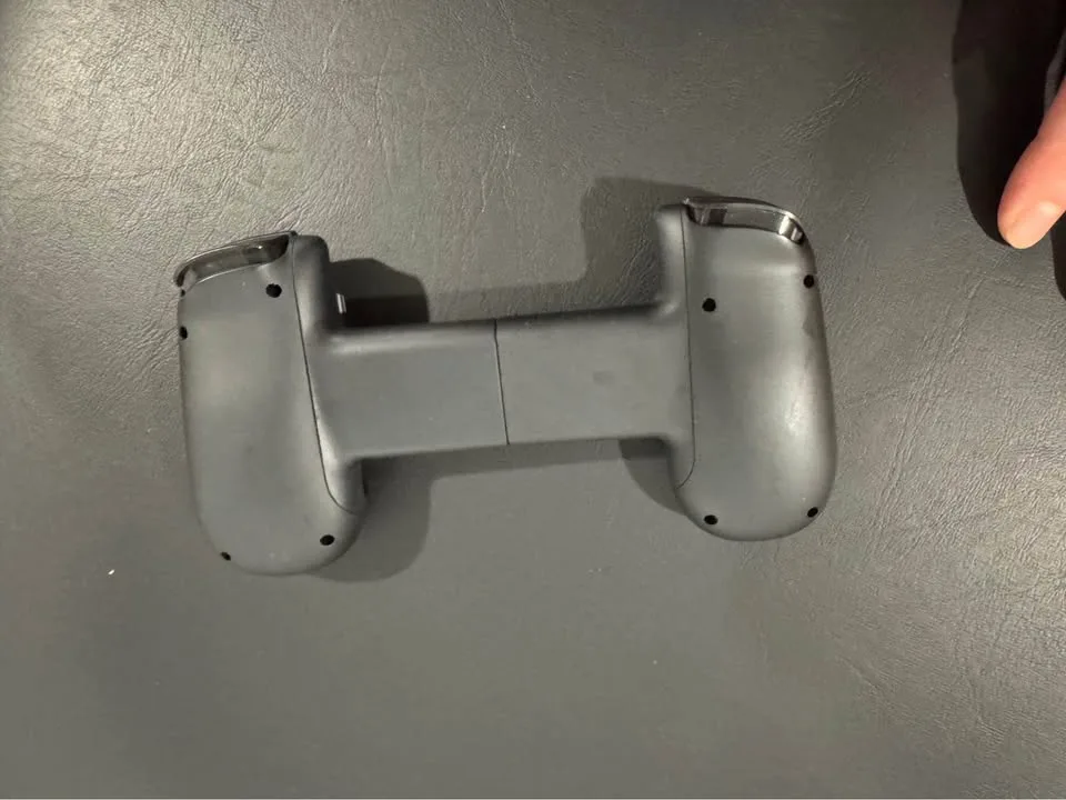 Backbone One iPhone Gaming Controller - Lightning image indicator(3)