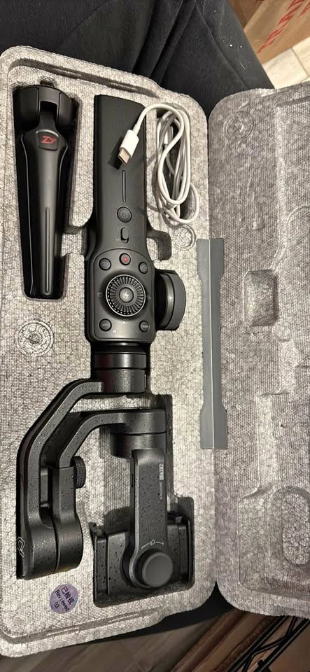 ZHIYUN SMOOTH 4 Selfie Stick / Gimbal – Excellent Condition