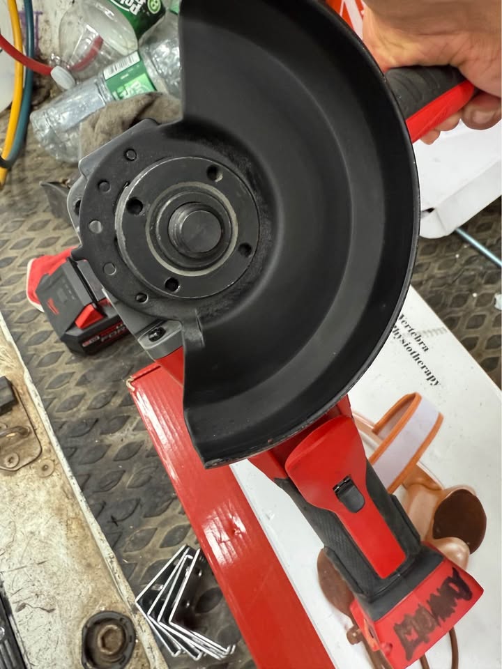 M18 Fuel Grinder with Battery and Charger - photo 2