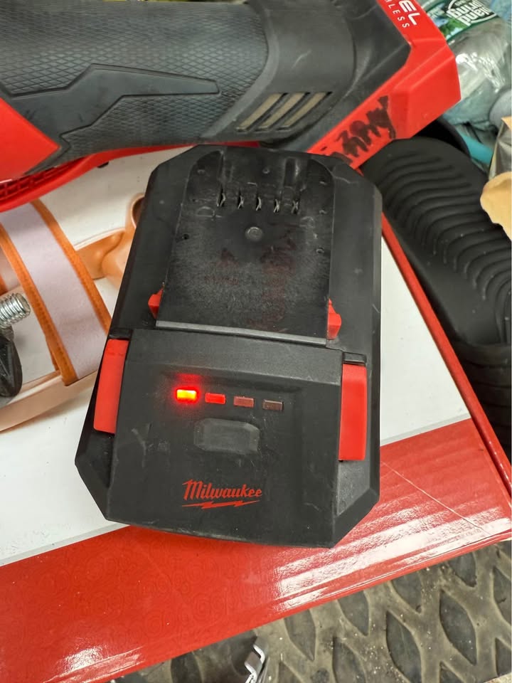 M18 Fuel Grinder with Battery and Charger - photo 4