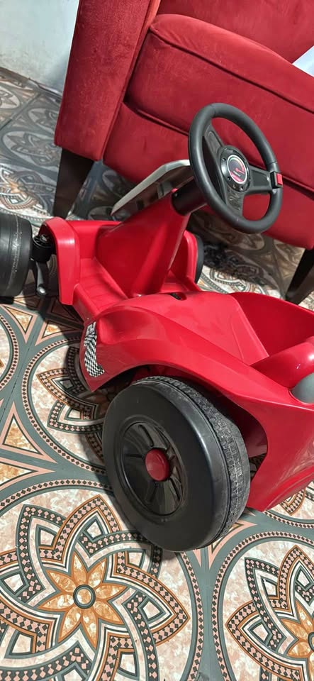 Radio Flyer car with battery