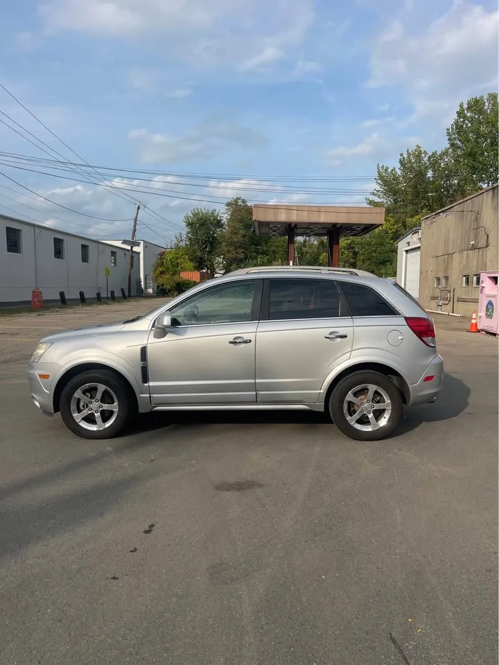 2012 Chevrolet Captiva · LTZ Sport Utility 4D image indicator(2)