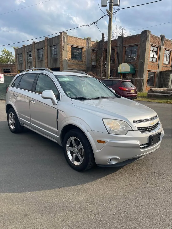 2012 Chevrolet Captiva · LTZ Sport Utility 4D image indicator(3)